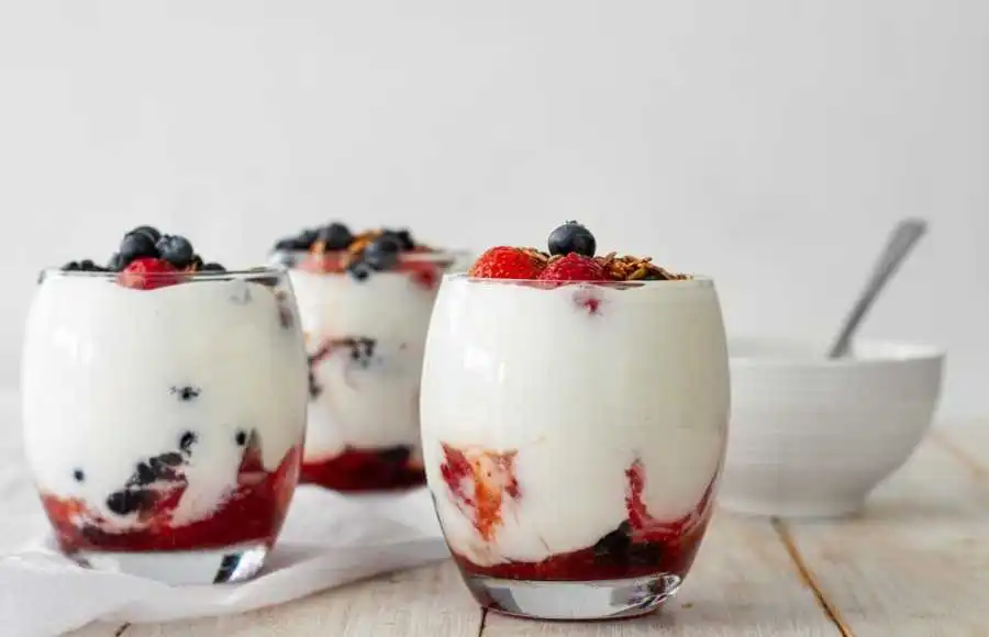 High Protein Breakfast 3 - Greek Yogurt Parfaits